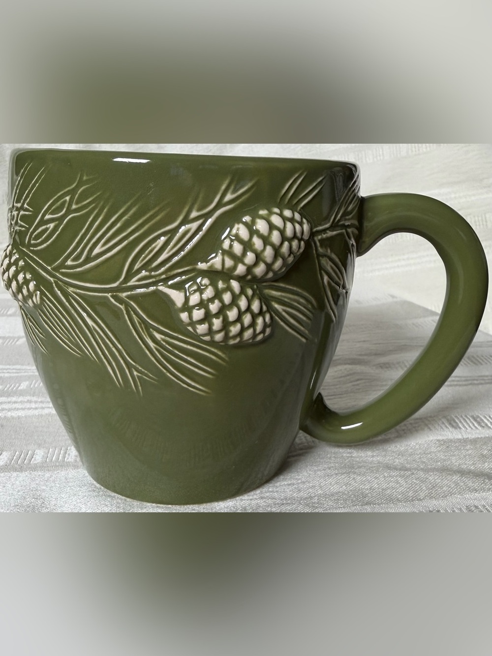 Bath & Body Works Olive Green Pinecone Evergreen Ceramic Mug